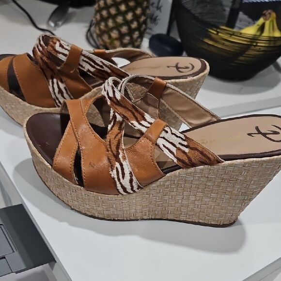 Patterned Brown and Tan Wedge Sandals - Picture 1 of 8